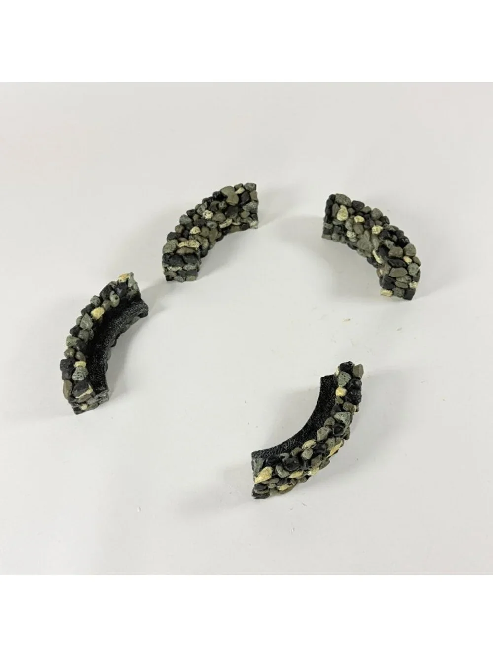 Dept 56 set of 4 Village Accessories Fieldstone Curved Wall/Bench 53009